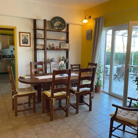 La Croix Lorette- 190m2, 10 Personnes Max, 65m2 De Terrasse, Barbecue, 200m2 De Jardin, Parking, Wifi, Vue Mer,10min A Pied De Galets 別荘 *